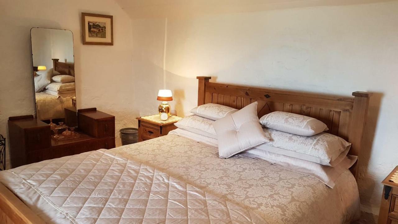 Stunning Views At Ballagh Cottage Newcastle Ньюкасл Экстерьер фото